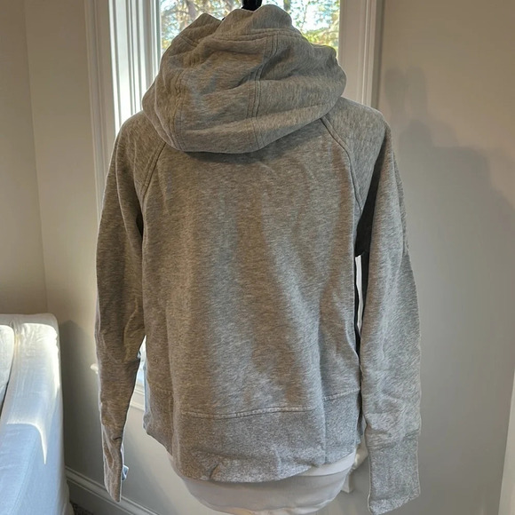 Lululemon Cropped Hoody, Like New, Size 6 - Picture 5 of 7